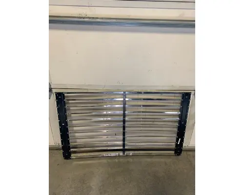 FREIGHTLINER SD GRILLE