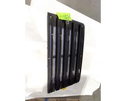 FREIGHTLINER SD GRILLE