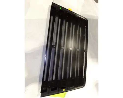 FREIGHTLINER SD GRILLE