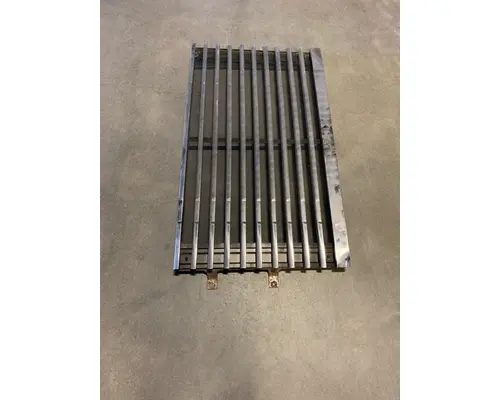 FREIGHTLINER SD GRILLE