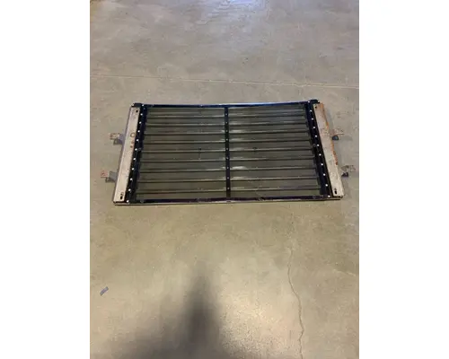 FREIGHTLINER SD GRILLE