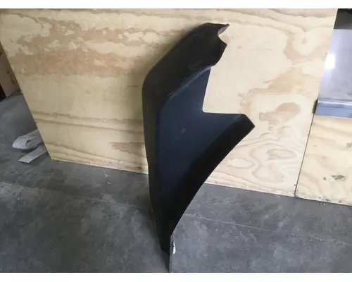 FREIGHTLINER SD INNER FENDER