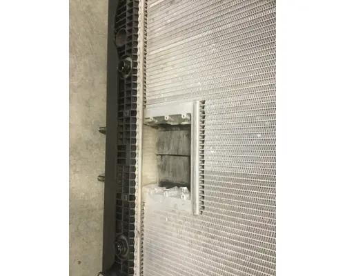 FREIGHTLINER SD RADIATOR ASSEMBLY