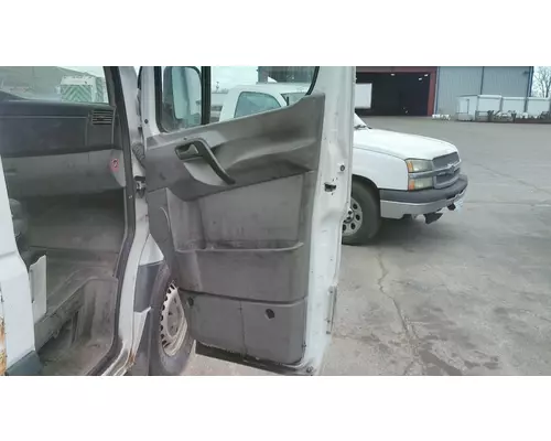 FREIGHTLINER SPRINTER 2500 DOOR ASSEMBLY, FRONT