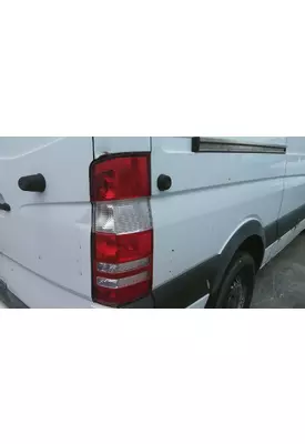 FREIGHTLINER SPRINTER 2500 STOP TURN TAIL LAMP