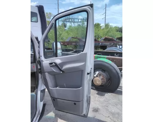 FREIGHTLINER SPRINTER 3500 2007-2009 DOOR ASSEMBLY, FRONT