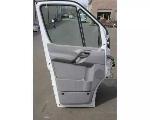 FREIGHTLINER SPRINTER 3500 Door Assembly, Front