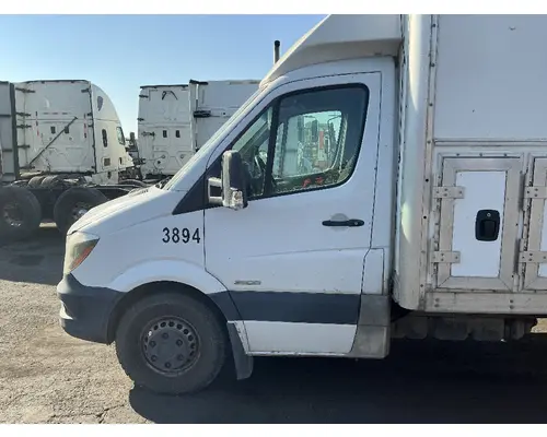 FREIGHTLINER SPRINTER Door Assembly, Front