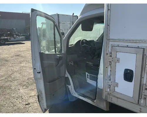 FREIGHTLINER SPRINTER Door Assembly, Front