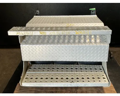 FREIGHTLINER ST120 Battery Boxes