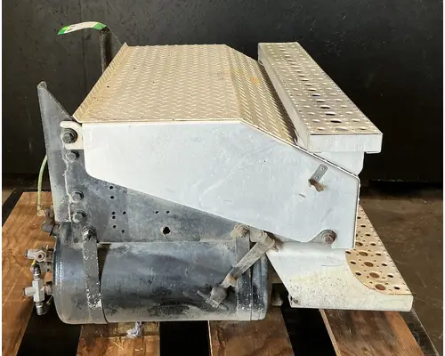 FREIGHTLINER ST120 Battery Boxes