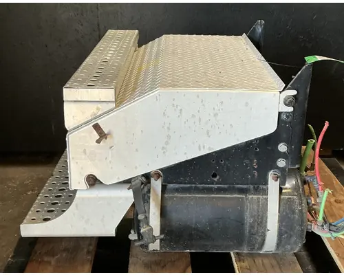 FREIGHTLINER ST120 Battery Boxes