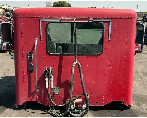 FREIGHTLINER ST120 Cab Assembly