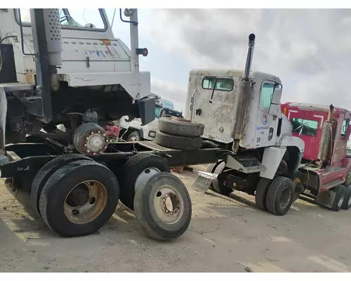 FREIGHTLINER ST120 Cab