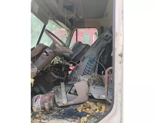 FREIGHTLINER ST120 Cab