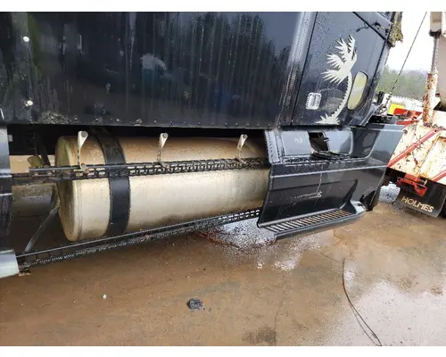 FREIGHTLINER ST120 Complete Vehicle