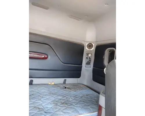 FREIGHTLINER ST120 Complete Vehicle