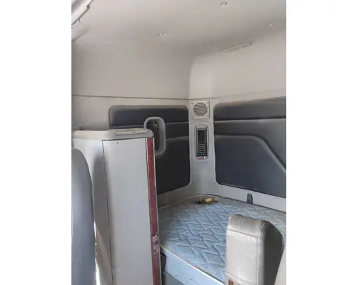 FREIGHTLINER ST120 Complete Vehicle