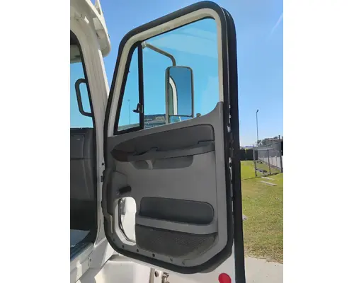 FREIGHTLINER ST120 Complete Vehicle