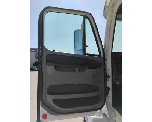 FREIGHTLINER ST120 Complete Vehicle