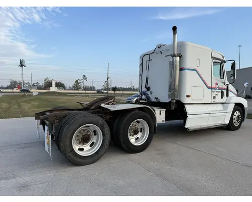 FREIGHTLINER ST120 Complete Vehicle