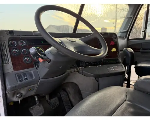 FREIGHTLINER ST120 Complete Vehicle