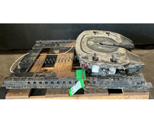 FREIGHTLINER ST120 Fifth Wheel