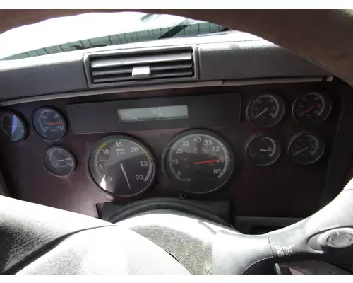 FREIGHTLINER ST120 Instrument Cluster