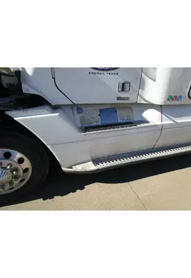 FREIGHTLINER ST120 Side Fairing