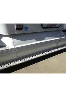 FREIGHTLINER ST120 Side Fairing