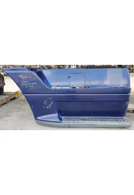 FREIGHTLINER ST120 Side Fairing