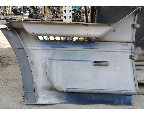 FREIGHTLINER ST120 Side Fairing