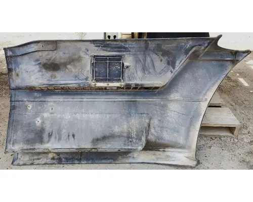 FREIGHTLINER ST120 Side Fairing