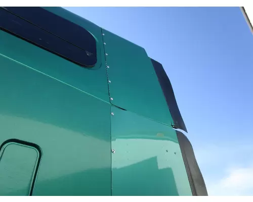 FREIGHTLINER ST120 Sleeper Fairing