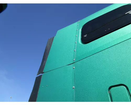 FREIGHTLINER ST120 Sleeper Fairing