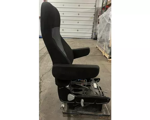 FREIGHTLINER USF-1E Seat, Front