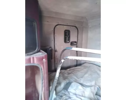FREIGHTLINER USF-1E Sleeper