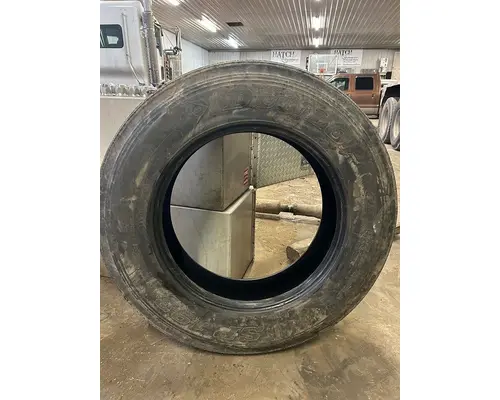 FREIGHTLINER USF-1E Tires
