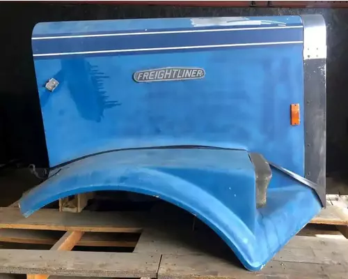 FREIGHTLINER WT6630D Hood