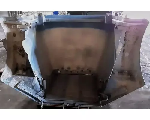 FREIGHTLINER WT6630D Hood
