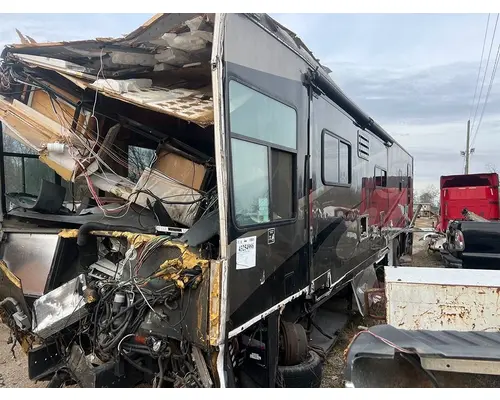 FREIGHTLINER XC Raised Rail Rear Engine Motor Home Chassis Complete Vehicle