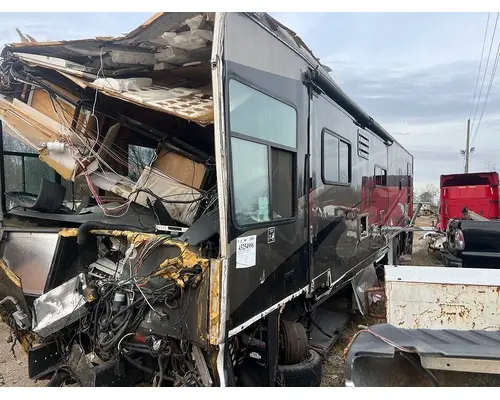 FREIGHTLINER XC Raised Rail Rear Engine Motor Home Chassis Fuel Tank