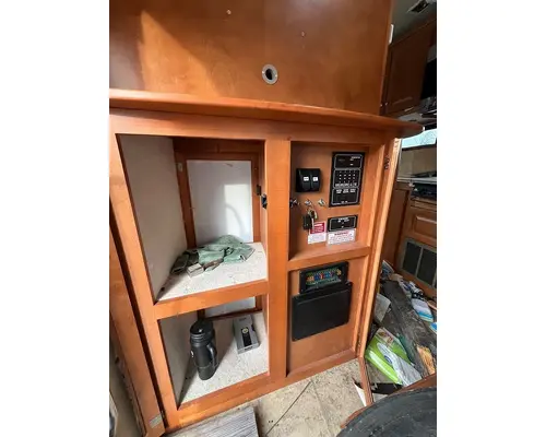 FREIGHTLINER XC Raised Rail Rear Engine Motor Home Chassis Transmission Assembly