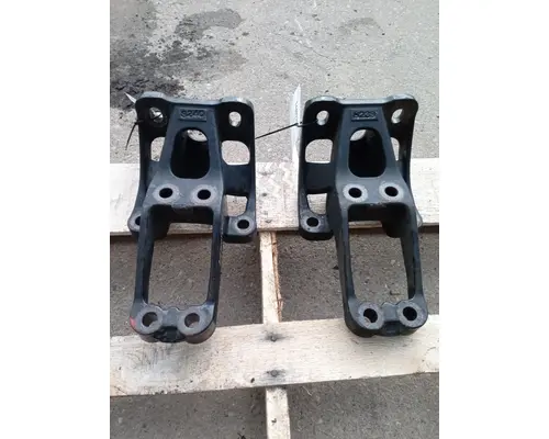 FREIGHTLINER cascadia Cab Mount 119