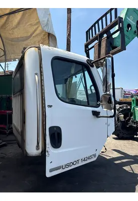 FREIGHTLINER m2 Cab