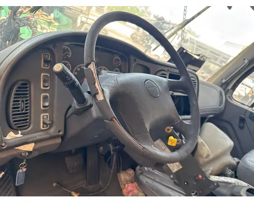 FREIGHTLINER m2 Cab