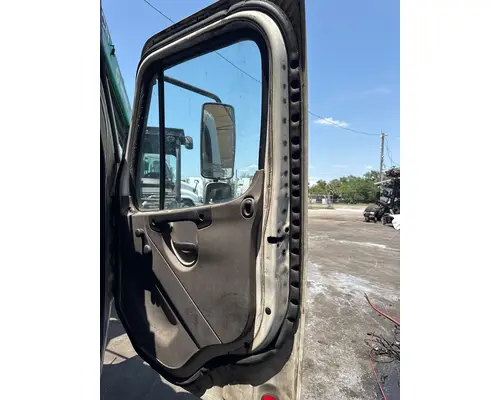 FREIGHTLINER m2 Cab