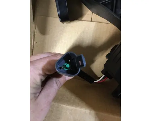 FREIGHTLINER  ACCELERATOR PARTS