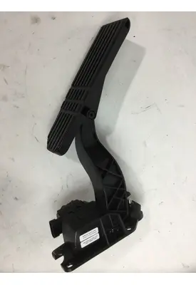 FREIGHTLINER  ACCELERATOR PARTS