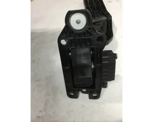 FREIGHTLINER  ACCELERATOR PARTS